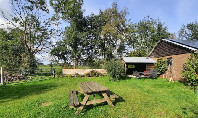 Vakantiehuis Met Jacuzzi 4 Personen Giethoorn Bagian luar foto